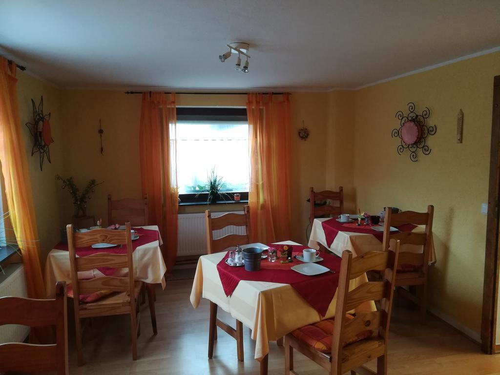 Gastehaus Am Fels Hotel Altenahr Buitenkant foto