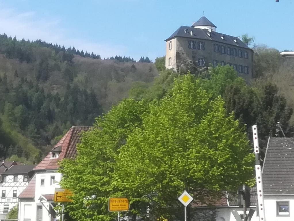 Gastehaus Am Fels Hotel Altenahr Buitenkant foto